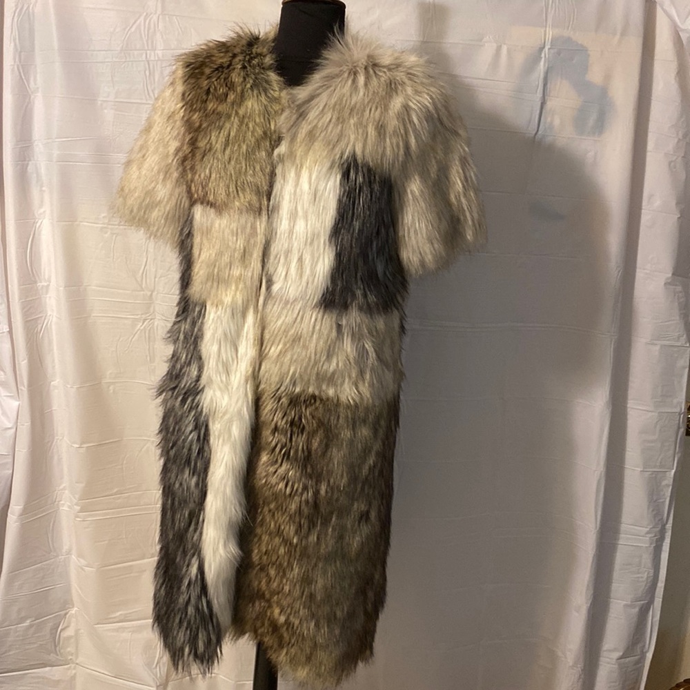 URBANCODE LONDON FAUX  FUR SHORT SLEEVES COAT SIZE UK 8 US SIZE 4 LIKE N…
